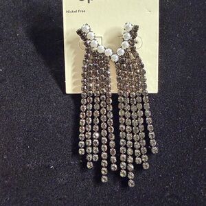 NWT Nordstrom Open Edit Pearl and Gunmetal Crystal Dangle Earrings